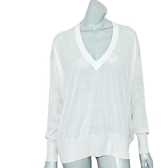 C.T. Plage Women's Vneck Lightweight Pullover Sweater top White sz 40 - Picture 1 of 10